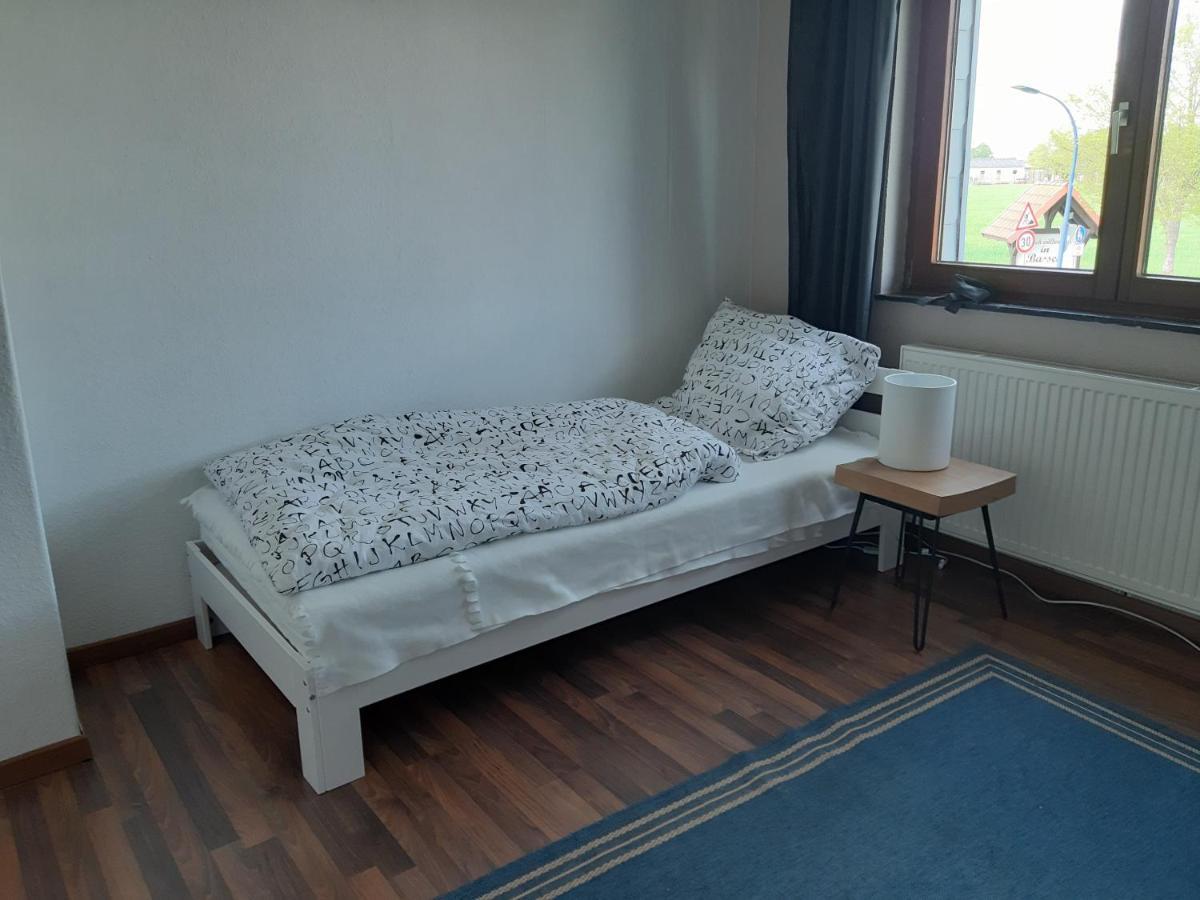 Bassener Monteurwohnung Ойтен Экстерьер фото